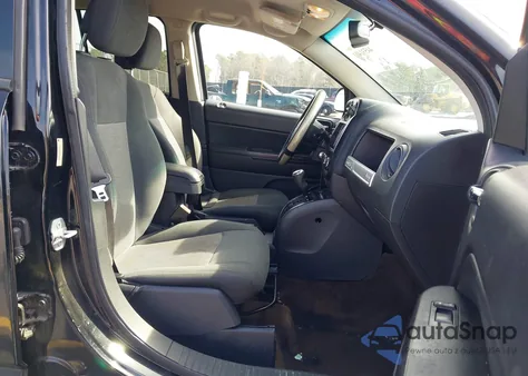 2016 Jeep Compass Sport из США, поврежденный, VIN 1C4NJCBAXGD560928